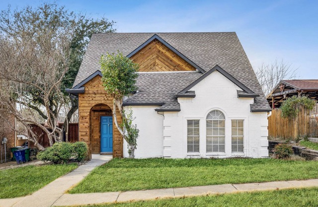 Renovated Cozy and Cute 3 bed 3 bath