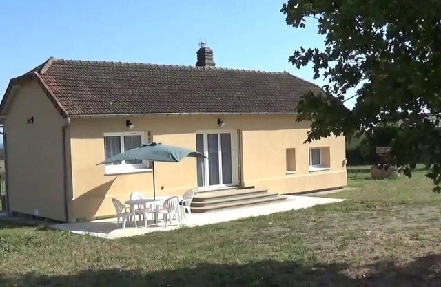 Renovated house with garden, terrace, and Wi-Fi in Coutansouze