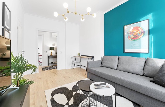 renovated modern apartment at the theater-fully equipped