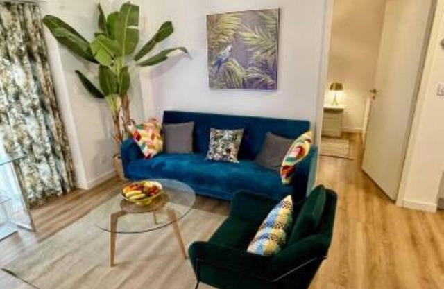 Renovated, modern apartment in city palace 10 minutes walk from Croisette