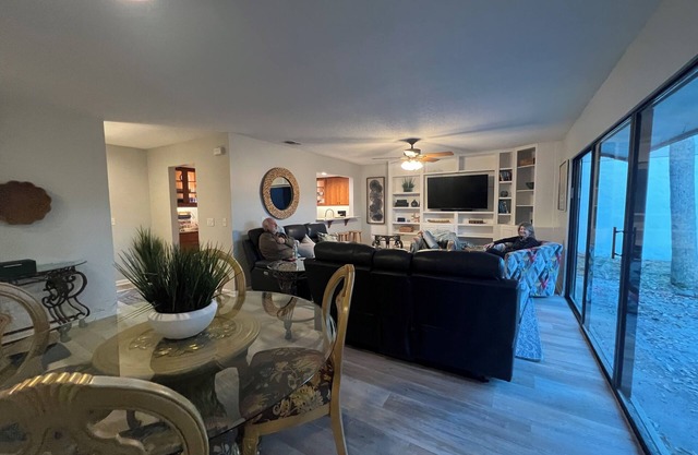 Rent or stay longer, Playtheyards.com, beach & dining get away!