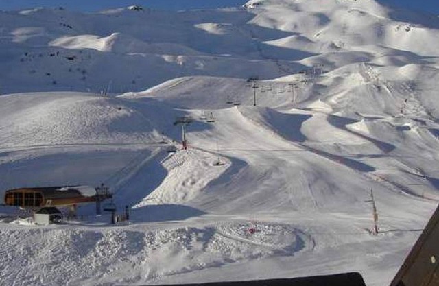 Rental apartment 2 to 7 sleeps in piau engaly departure at the foot of the slopes