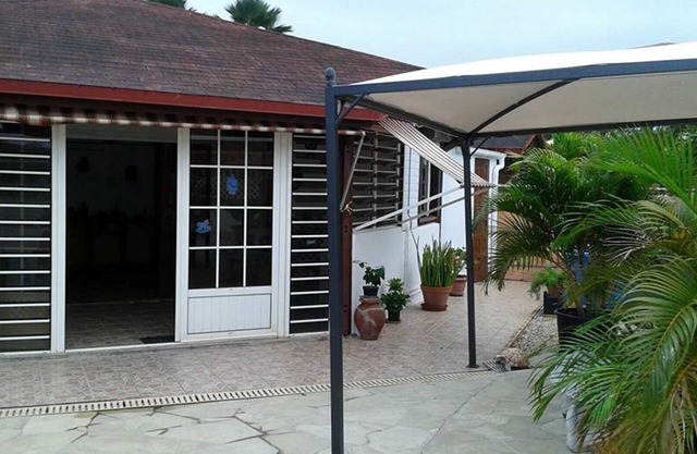 rental house F 3 air-conditioned Cap Chevalier Sainte Anne Martinique