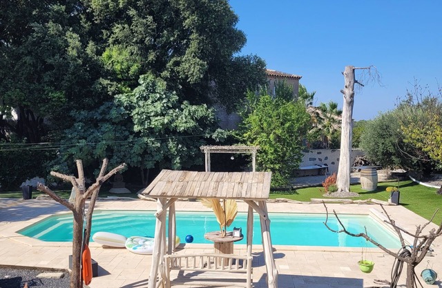 Rental house with pool and Jacuzzi