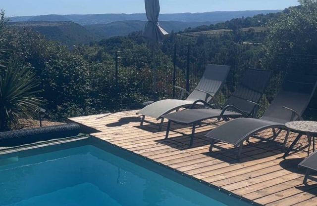 Rental in the Ardèche with private swimming pool, in the heart of nature, not overlooked