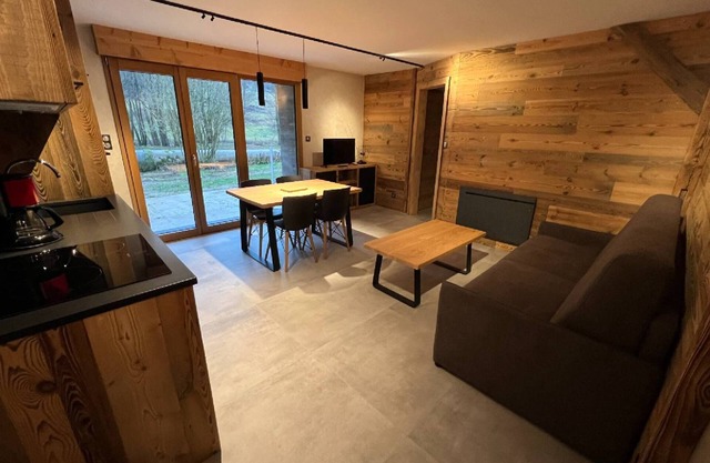 Rental of 12 gîtes and 1 chalet that can accommodate 2 to 10 people.