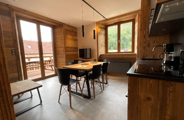 Rental of 12 gîtes and 1 chalet that can accommodate 2 to 10 people.
