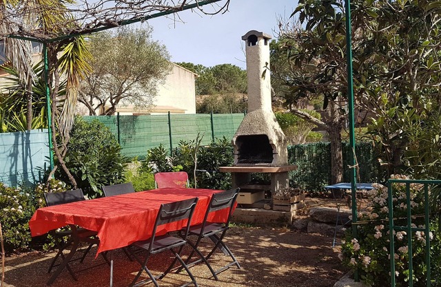 Rental Porticcio Agosta Air conditioning 200 m from the sea, garden and barbecue