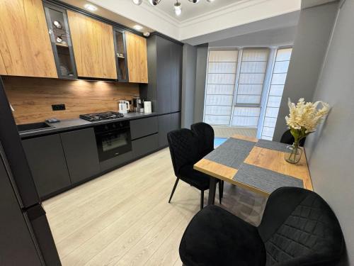 RentNow Family Large Apartment near Park