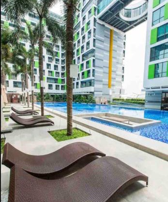Republic Apartment Nearby Airport Free Pool Gym