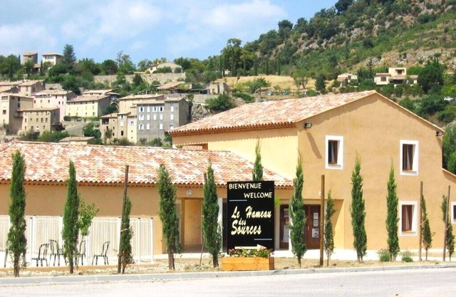 Res. Hameau des Sources with swimming pool - 1 bedroom apartment - 2/4 people