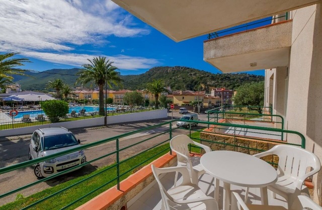 Rescator Resort 115 - One Bedroom Resort, Sleeps 4