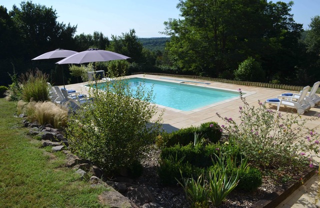 Residence in the heart of Perigord with heated pool