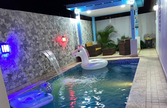 Residencia Maria- House with hot water, pool ,bedrooms and 3 bathrooms