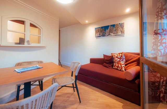 Resort center, fitness, swimming pool, sauna, hammam, terrace, balcony, parking, tv, 32m², La Bresse