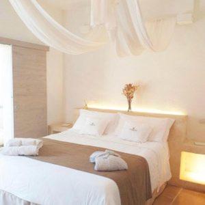 Resort Coppe di Murgia, Immersa nel territorio dell'alta murgia, tra Castel Del Monte e la città di Andria, Corato e Bari