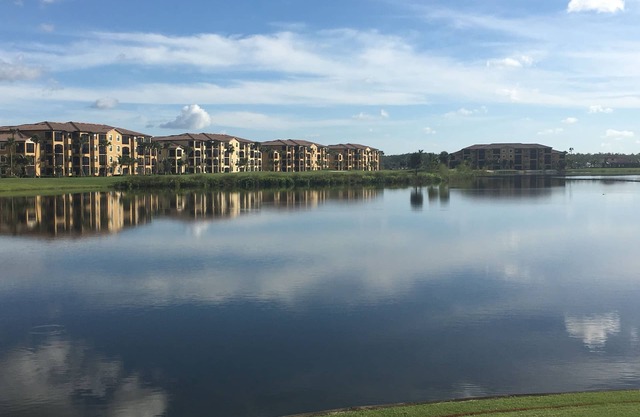 Resort Style Luxury Condo - Golf Paradise!