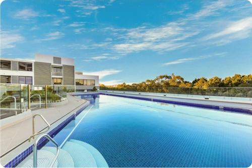 Resort style Sydney Olympic Park Prime Location