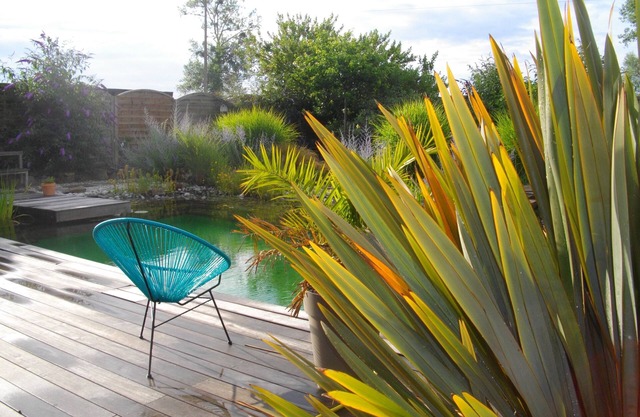 "Rest and relaxation" Gite * at the edge of a natural pool