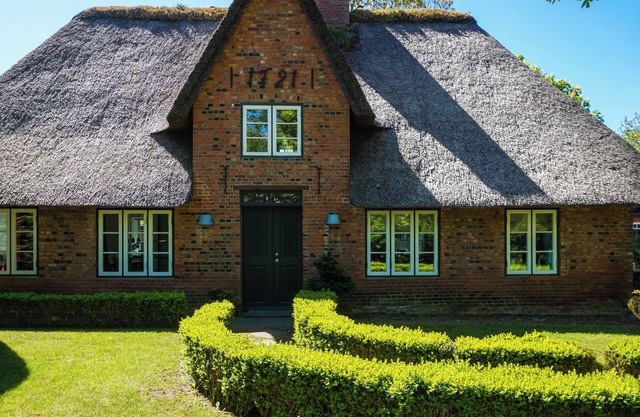 Restauriertes, Unter Denkmalschutz Stehendes Reetdach-einzelhaus der Extraklasse