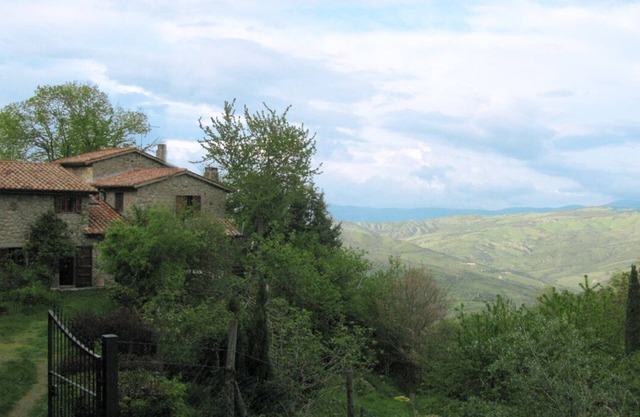 Restored farmhouse on the Tuscan hills