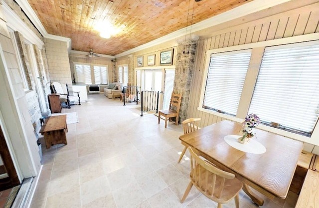 Retreat by the Bay Sleeps 10!