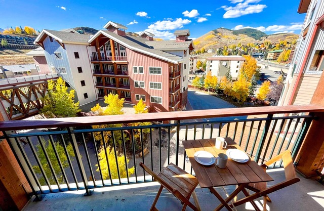 Retreat in the Heart of Mt Crested Butte! Skin-In/Out - Studio/Pool/Hot tub