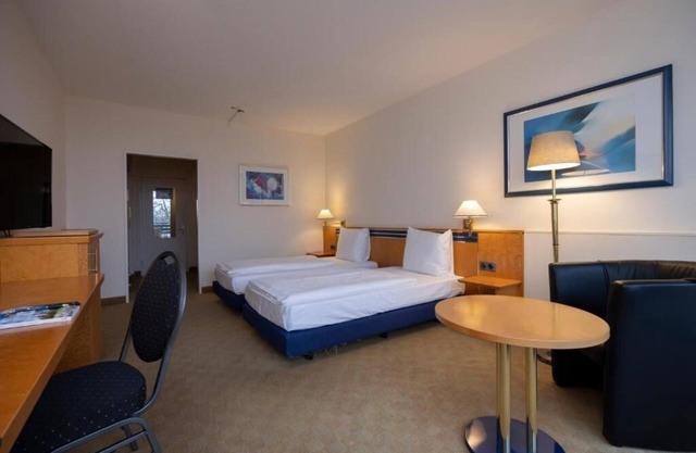 Retreat Into Forest From Room With Pool And Pets Allowed