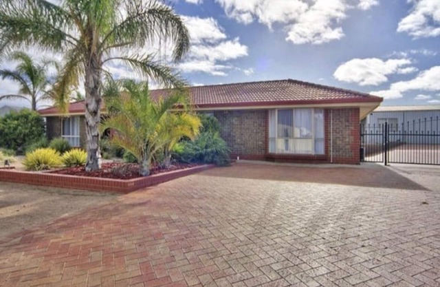 Retreat On Nankivell - simply stunning. Perfect for small and large groups.