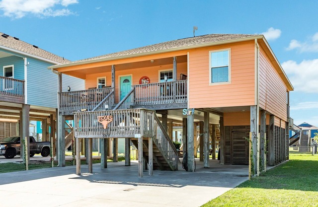 Retreat | Steps to Beach | Group Ready | Sleeps 8