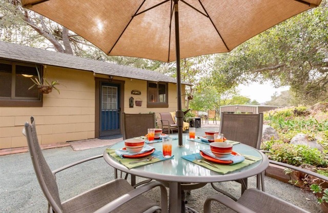 Retro 1940's Libretto Cottage on 12 Acres