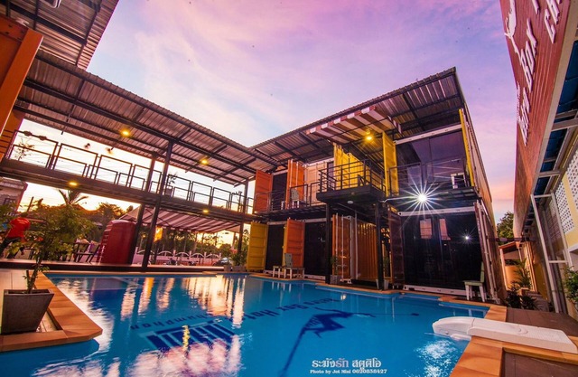 Retro Box Hotel