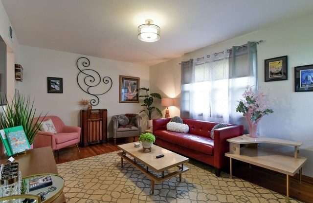 Retro rental within walking distance of PSU