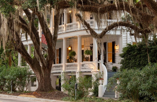 Rhett House Inn