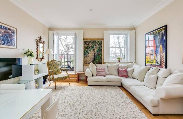 Richmond - 2 Bed court flat with allocated parking