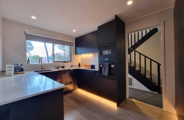 Ridgeway Escape. Bushland Retreat