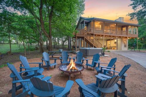 Rio Ranchito, Hot tub, River front, Fire Pit!