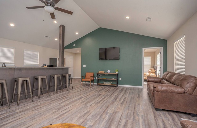 Ripple: Cozy Cabin, Big Adventure Near Bennett Spring and the Niangua River