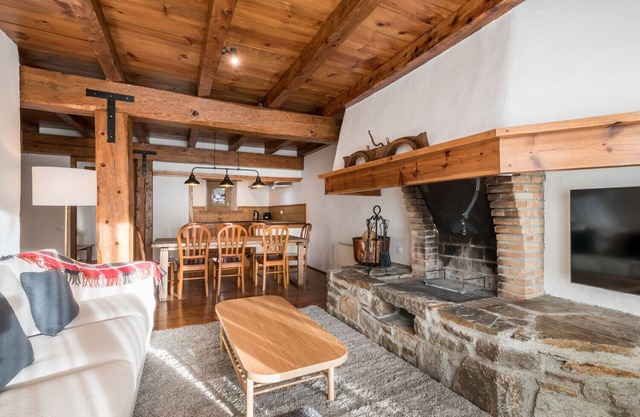 Riu Nere by Totiaran