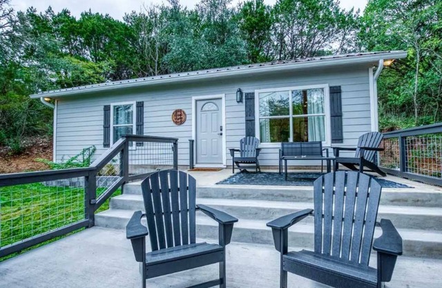 River Access | Grill | Firepit | Sleeps 5