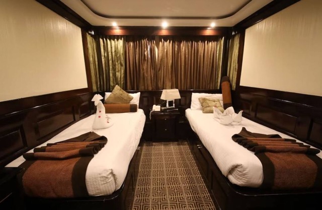 River Boat - Double Room with Private Bathroom