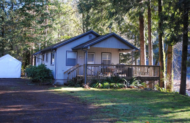 River Cabin in the Woods