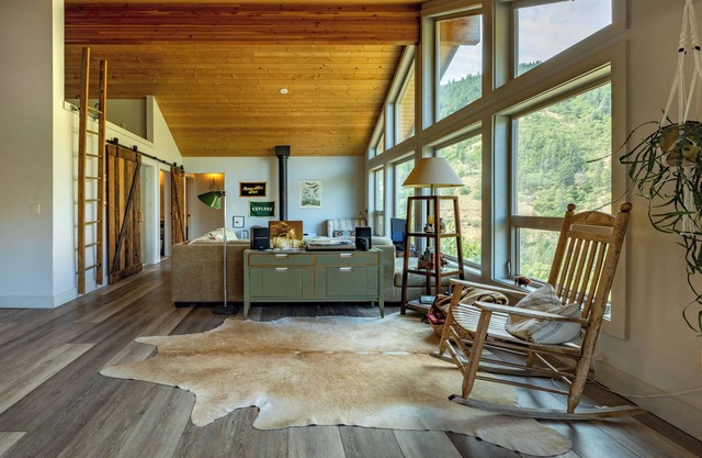 River Canyon Crest - Klickitat River View!