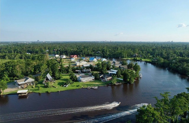 RIVER FRONT HOUSE in Lake Charles nA rare gem located on scenic Calcasieu River.