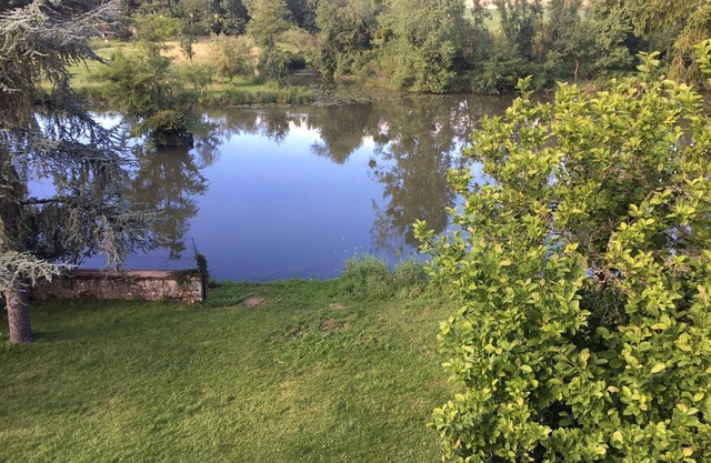 River Frontage House with Terrace + Large Garden + Boat