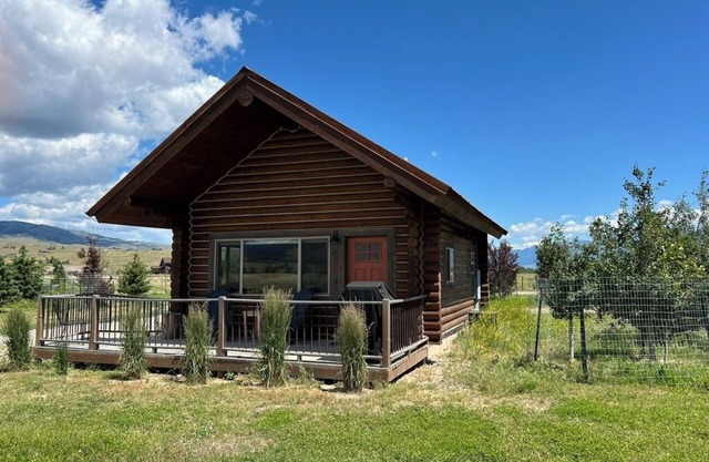 River Haven Cabin-South-Private River Access!