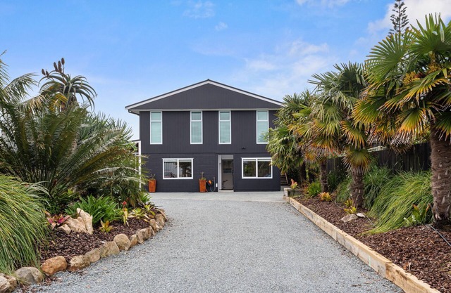 River Rest - Ruakaka Holiday Home