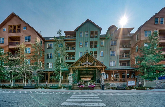 River Run Village Walk To Gondola Pool Hot Tubs Restaurants and Shops DELUXE