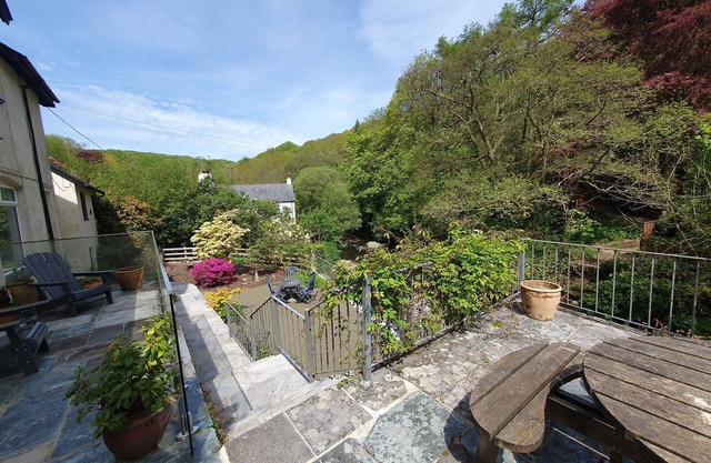 River side cottage ideally situated to explore Exmoor and the North Devon Coast.