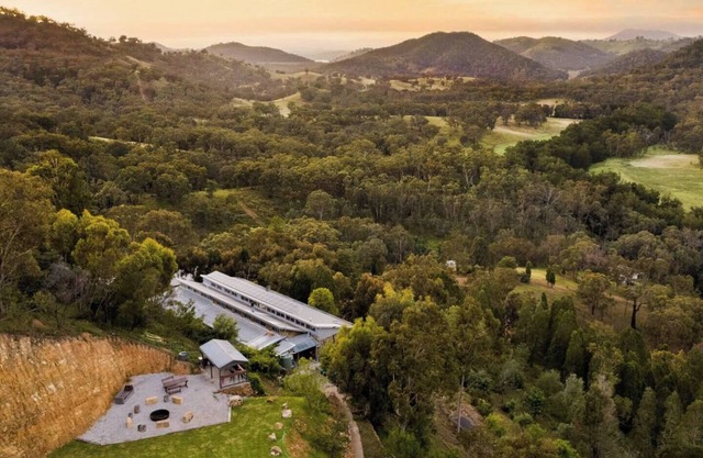 River Stone Mudgee Luxury Eco Estate in the Hills